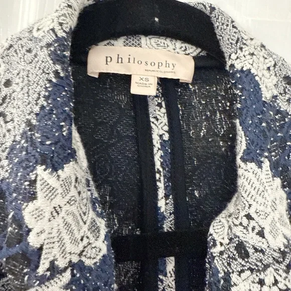 Philosophy Blue and White Floral Open-Front Long Knit Cardigan - Picture 3 of 6